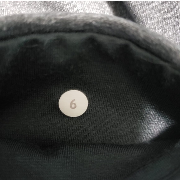 EUC* Lululemon “Hold Me Close” Crop Leggings - Picture 8 of 8